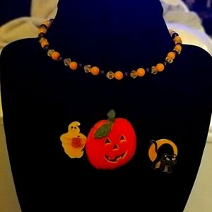 HALLOWEEN NECKLACE/PINS